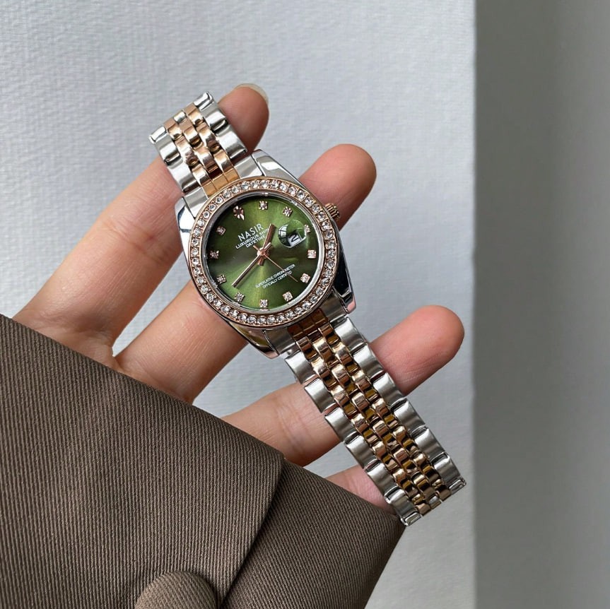 Un reloj de mujer NASIR de alta gama, resistente al agua y con calendario, adecuado tanto para el uso diario como para ocasiones especiales